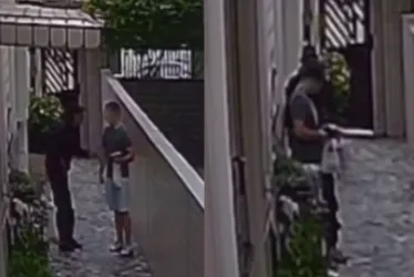 
			
				Vídeo: homem invade prédio no litoral e obriga morador a fazer Pix
			
			
