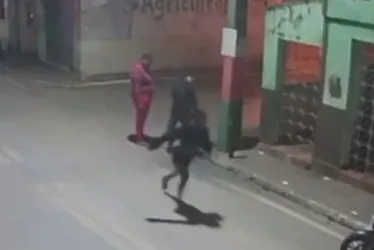 
			
				Vídeo mostra momento em que mulher trans é esfaqueada no centro de Jacuípe
			
			
