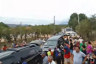 
			
				Vítimas de chacina em Estrela de Alagoas são sepultadas neste sábado
			
			