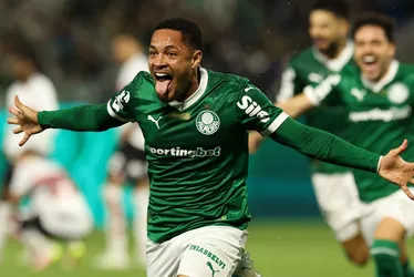 
			
				Vitor Roque marca, Palmeiras vence São Paulo e vira líder do Brasileirão
			
			