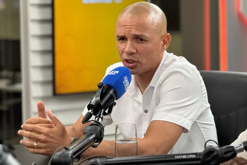 
				"A gente quer brigar pelo G4, este é o melhor sonho", diz Higo, sobre o CSA na Série C
			
			