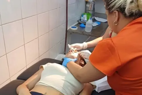 
				Adolescente é agredida dentro de sala de aula em briga por ventilador
			
			
