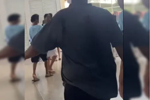 
				Adolescente é esfaqueado com canivete dentro de escola pública
			
			