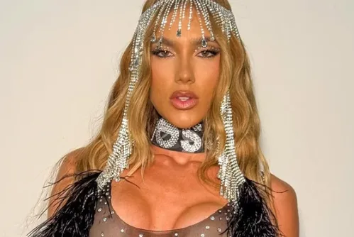 
				Assessoria se pronuncia sobre Virginia Fonseca como Rainha de Bateria
			
			