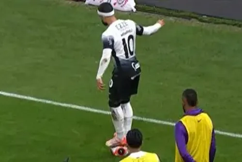 
				Atitude de Memphis Depay faz CBF criar regra por conduta antidesportiva
			
			