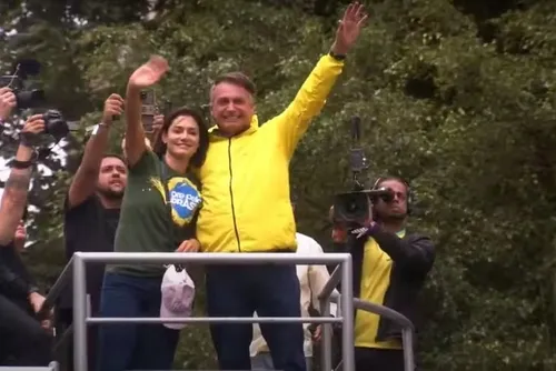 
				Ato com Bolsonaro na Avenida Paulista pede anistia para condenados do 8 de janeiro
			
			