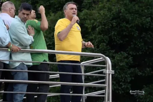 
				Bolsonaro: 'Só um psicopata para falar que 8/1 foi tentativa de golpe'
			
			