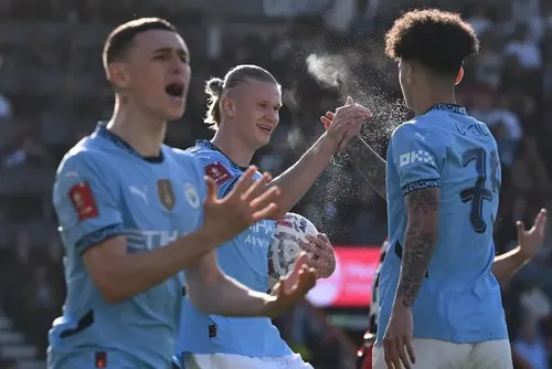 
				Brasileiro marca, mas Manchester City vira e avança na Copa da Inglaterra
			
			