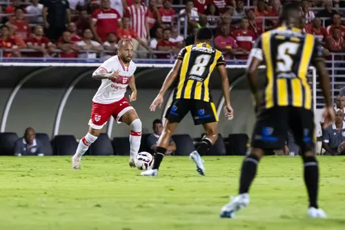 
				CRB vence o Volta Redonda e assume a liderança isolada da Série B: 1 a 0
			
			