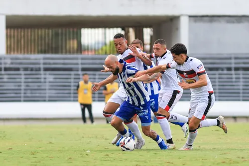 
				CSA domina, mas dorme no lance e empata com o Anápolis
			
			
