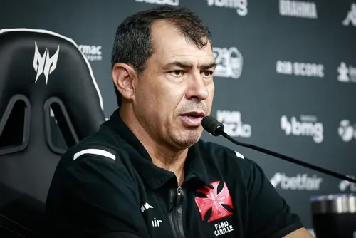 
				Carille nega que Vasco chamou adversário e lamenta empate: ‘Gosto amargo’
			
			