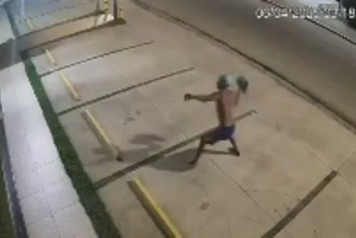 
				Suspeito de arrombar joalheria em Maceió já foi preso três vezes; polícia faz buscas na região
			
			
