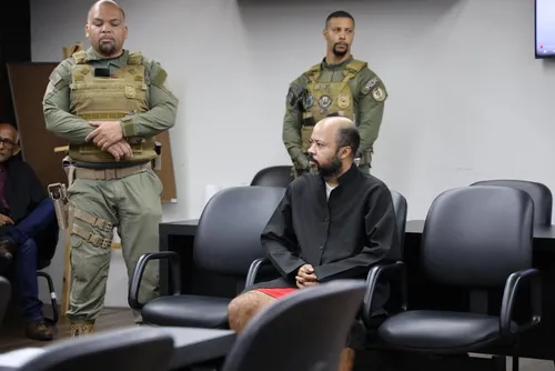 
				Serial killer cita Bíblia, fala em guerra na Ucrânia e justifica execução durante júri: 'Legítima defesa'
			
			