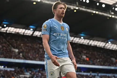 
				Clássico entre Manchester United e City termina sem gols e marca fim de uma era
			
			