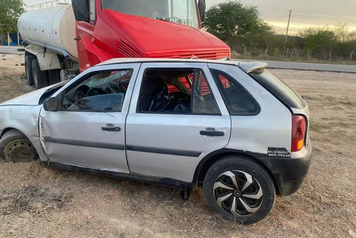 
				Colisão entre caminhão e carro deixa uma mulher morta na AL-220, em São José da Tapera
			
			