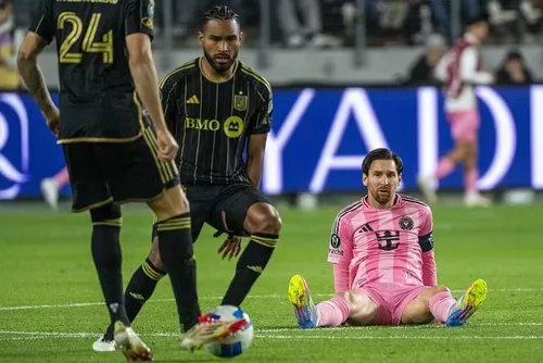 
				Com Messi e Suárez, Inter Miami perde para possível rival do Flamengo no Mundial
			
			