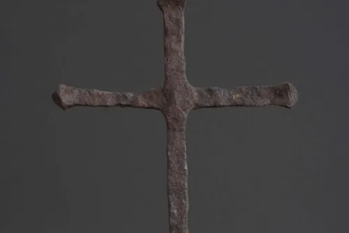
				Cruz usada na 1ª missa do Brasil chega a SP na Semana Santa
			
			