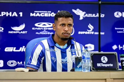 
				Em dia corrido, CSA apresenta 3 reforços para a disputa da Série C
			
			