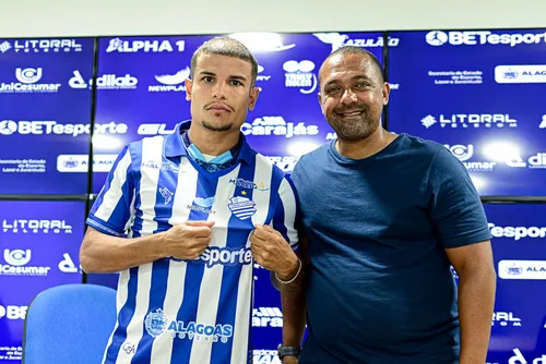 
				Em dia corrido, CSA apresenta 3 reforços para a disputa da Série C
			
			