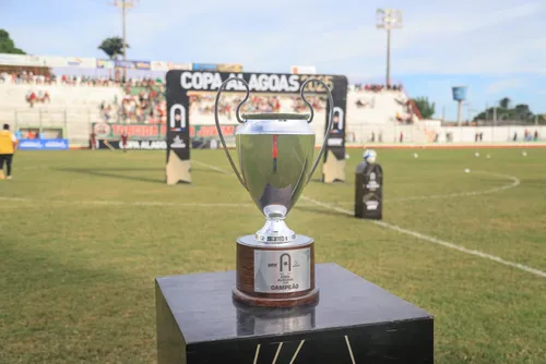 
				Em  jogo movimentado, CSE vence Penedense nos pênaltis e é campeão da Copa Alagoas 2025
			
			