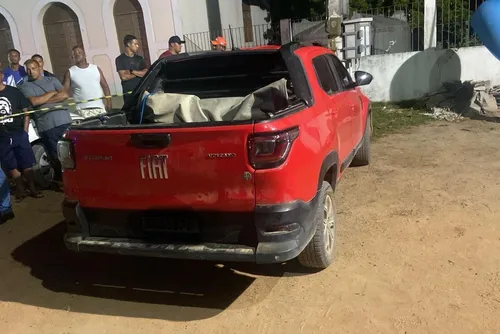
				Esposo de vereadora é morto a tiros em frente a escola em Teotônio Vilela
			
			