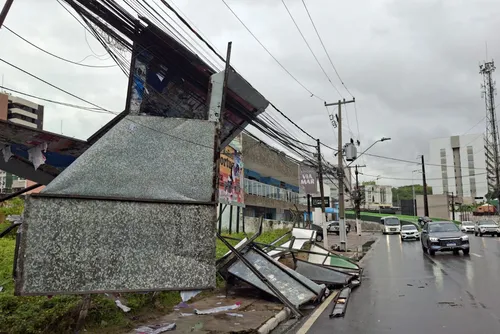 
				Veja imagens dos estragos causados pelas fortes chuvas em Maceió
			
			