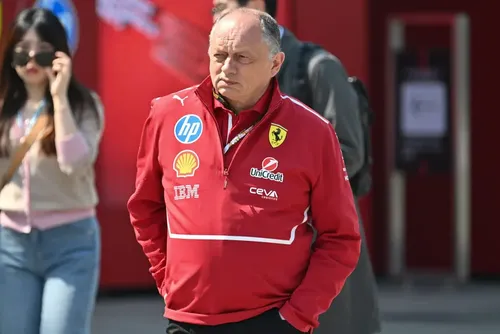 
				Ferrari atribui desclassificação de Leclerc a vazamento no carro: ‘Perdeu 1 litro de água’
			
			