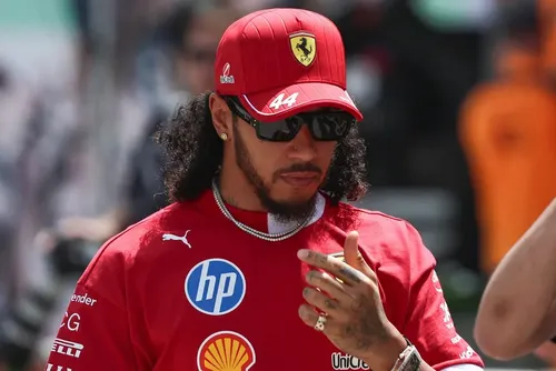 
				Ferrari promete ‘adaptar’ carro a Hamilton, mas cobra inglês
			
			