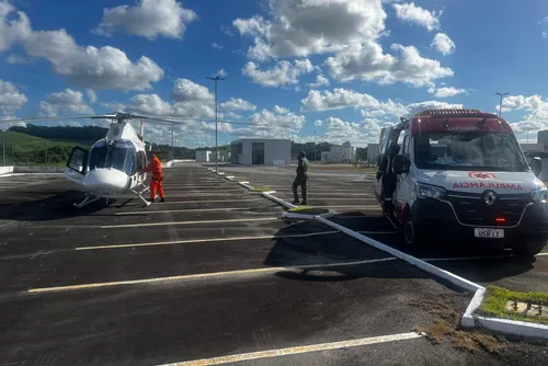 
				Gestantes, criança de 3 anos e homem com 80% do corpo queimado estão entre vítimas de incêndio em lancha
			
			