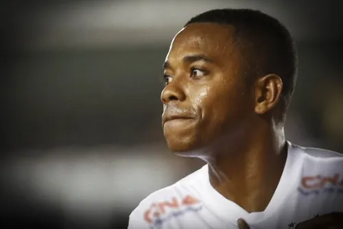 
				Gilmar Mendes pede vista e suspende julgamento de recurso de Robinho
			
			