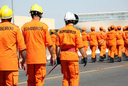 
				Governador anuncia novo concurso para o Corpo de Bombeiros no DF
			
			
