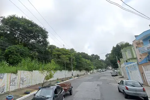 
				Homem leva 5 tiros, se finge de morto e consegue ser socorrido
			
			