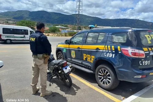 
				Homem vende moto por R$ 9.500 e descobre golpe; PRF recupera veículo
			
			
