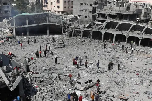 
				Israel anuncia nova ofensiva terrestre e faz ataque aéreo em escola
			
			