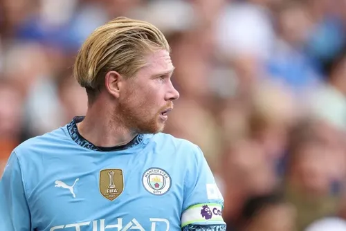 
				Kevin De Bruyne anuncia saída do Manchester City ao fim da temporada
			
			