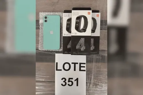 
				Leilão da Receita Federal tem de iPhone a carro popular com lance de R$ 1 mil
			
			
