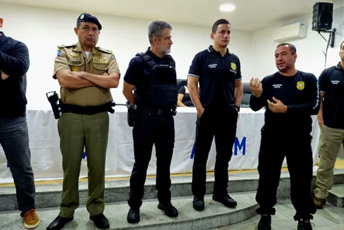 
				Megaoperação mira integrantes do Comando Vermelho em Maceió e Marechal
			
			