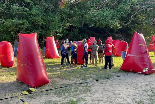 
				Mercenários preparam o 'arsenal' para representar Alagoas em competição nacional
			
			