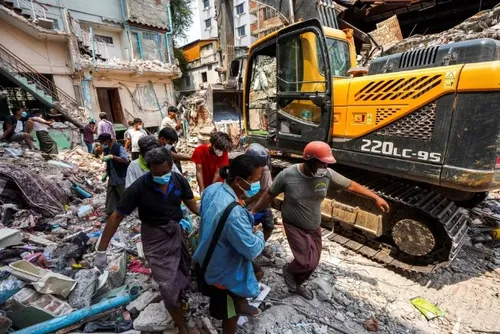 
				Nº de mortos por tremor em Mianmar vai a 1,7 mil; guerra dificulta resgate
			
			