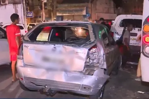 
				Micro-ônibus perde freios na Ladeira dos Martírios e arrasta carros e motos no Centro
			
			