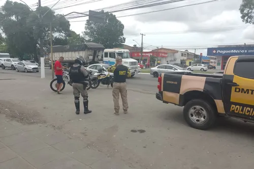 
				Moto com 'raspadeira' usada para empinar é apreendida na Durval de Góes Monteiro
			
			