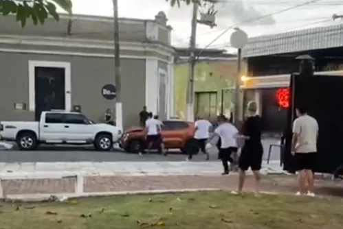 
				Embriaguez: motorista é preso após dirigir descontrolado no Jaraguá; VEJA OS VÍDEOS!
			
			