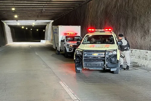 
				Motorista morto dentro do carro no antigo viaduto da PRF era investigado por homicídio em Pindoba
			
			