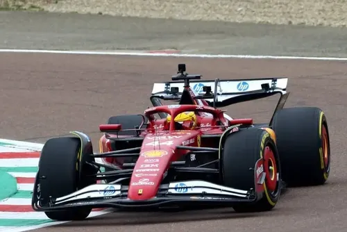 
				Mudanças em suspensão e assoalho: Ferrari faz atualizações até Miami
			
			