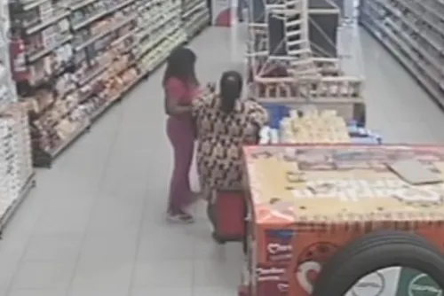 
				Mulheres furtam supermercado em Arapiraca e causam prejuízo de R$ 2 mil
			
			