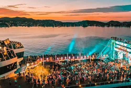 
				Navio Cabaré: empresa é multada por casos de assédio em cruzeiro do cantor Leonardo
			
			