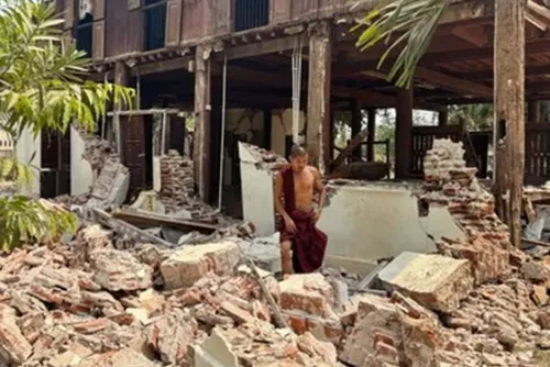 
				Número de mortos no terremoto em Mianmar ultrapassa 3 mil
			
			