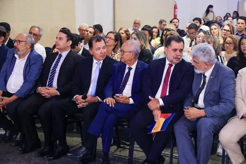 
				OAM lança documentário em homenagem ao alagoano Douglas Apratto
			
			