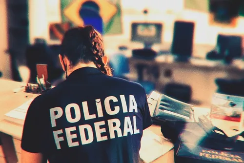
				PF cumpre mandado em Alagoas contra suspeito de divulgar abuso sexual infantojuvenil
			
			