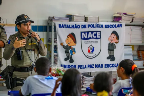 
				PM de AL realiza Operação Paz nas Escolas e reforça segurança em 105 unidades
			
			